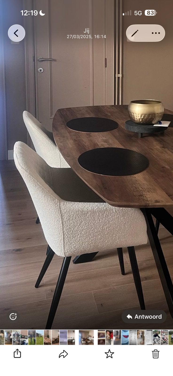 Grijze eettafel en witte teddy stoelen te koop, Ophalen, Zo goed als nieuw