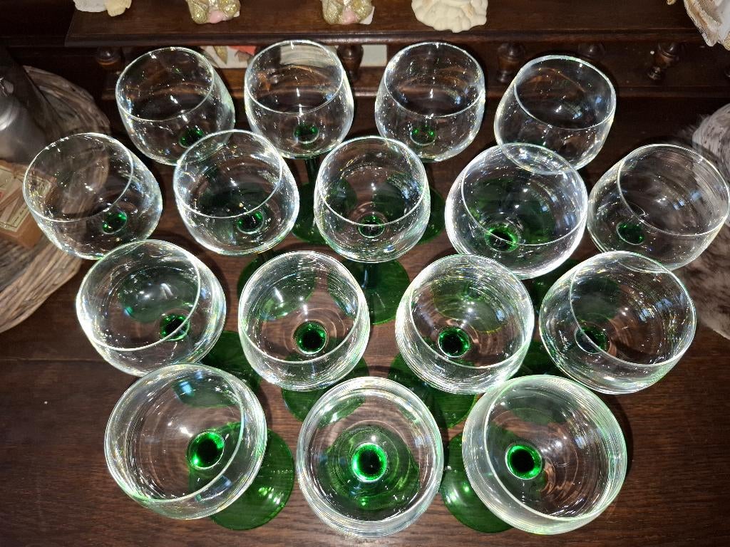 Glazen met groene voet, Verzamelen, Ophalen, Zo goed als nieuw