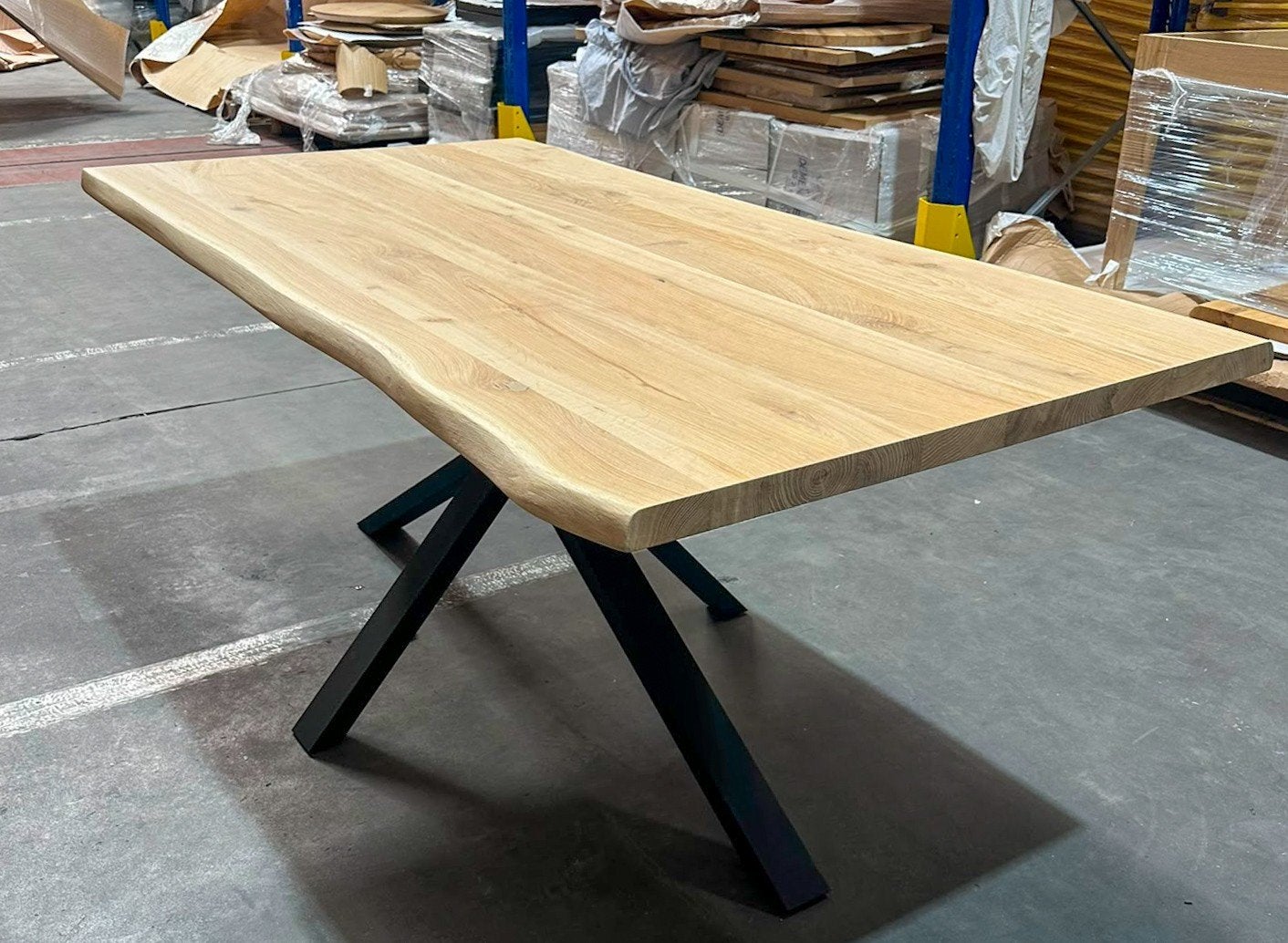 Massief eiken tafelblad met boomstam rand! 
Laatste 6 stuks, Ophalen, Eikenhout, Nieuw, 50 tot 100 cm