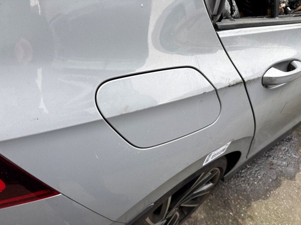 TRAPPE D'ESSENCE Volkswagen Golf VIII (CD1), Volkswagen, Volkswagen AG, Utilisé, Kundenbetreuung@volkswagen.de