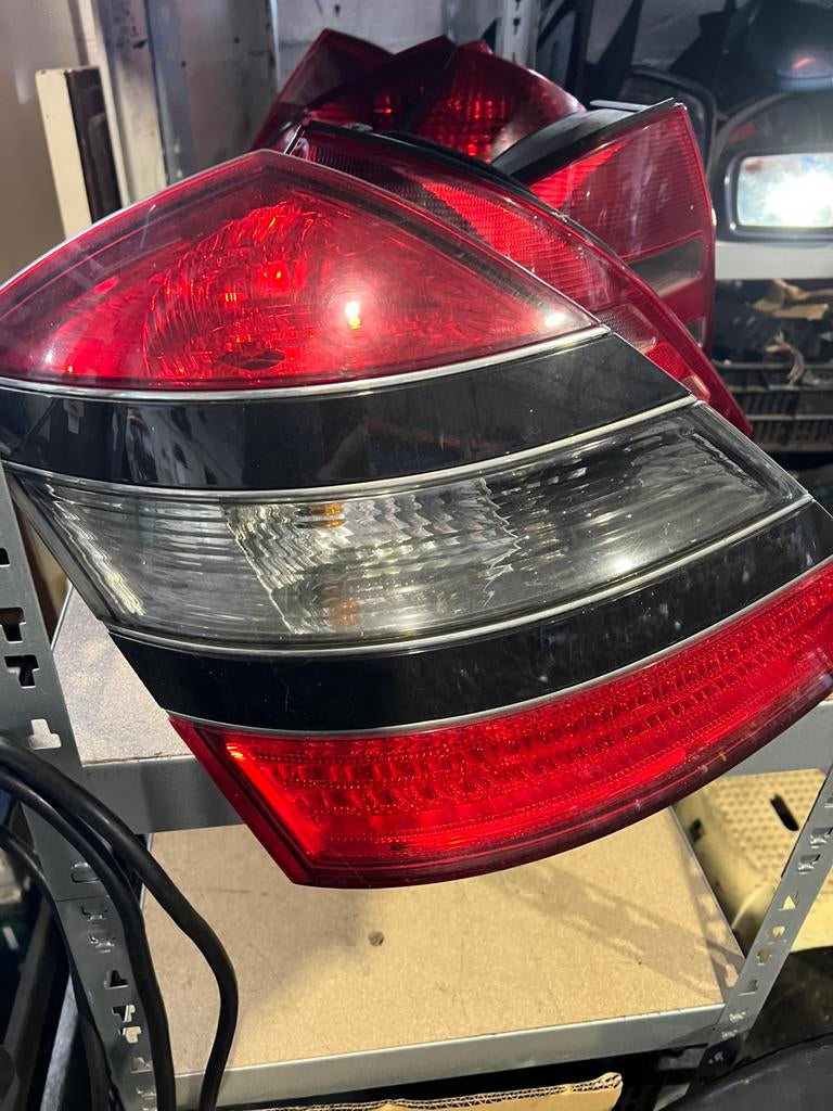 Mercedes w221 phare arriere gauche, Ophalen