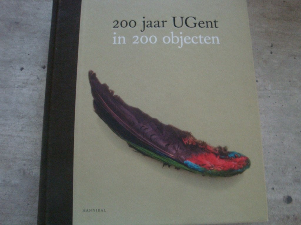 200 JAAR UGENT IN 200 OBJECTEN, Livres, Enlèvement ou Envoi, Utilisé