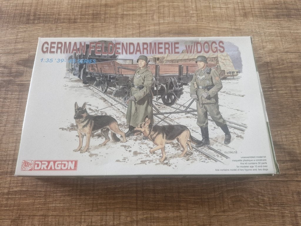 Dragon 1/35 German Feldgendarmerie w/Dogs, Enlèvement ou Envoi, Neuf, 1:35 à 1:50, Personnage ou Figurines