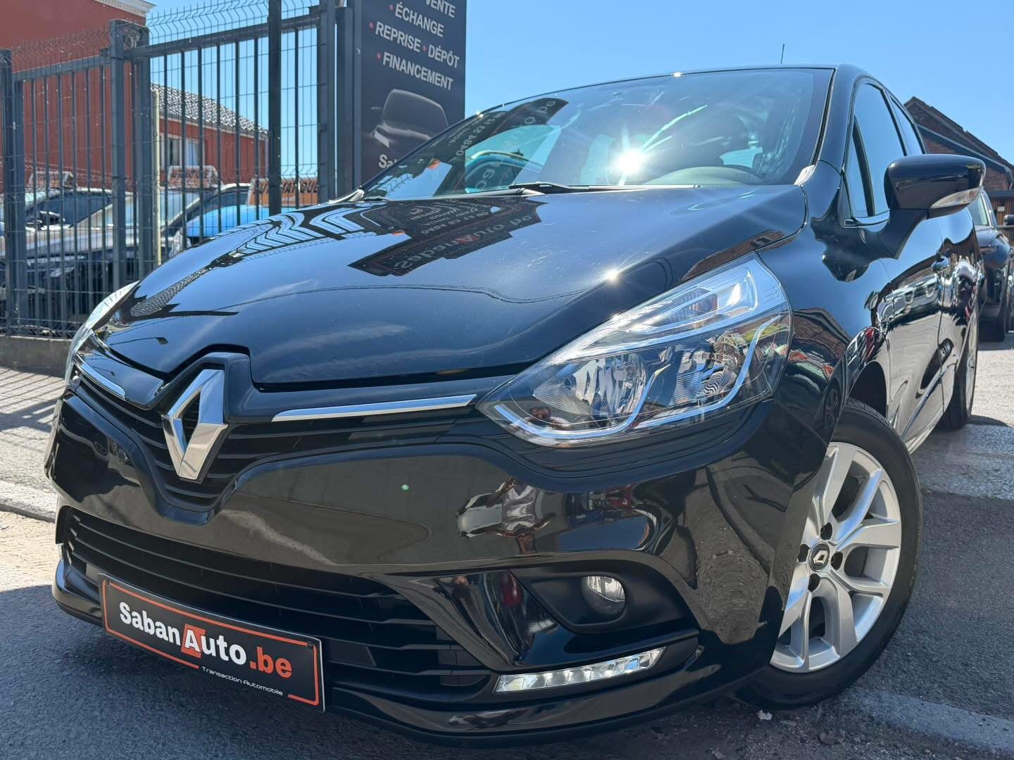 Renault Clio 0.9 Tce Limited ( 66 kw - 90 cv ) 11/2019, Achat, https://public.car-pass.be/vhr/b7294b6b-6c4a-4588-9288-db488760cbf1?lang=fr