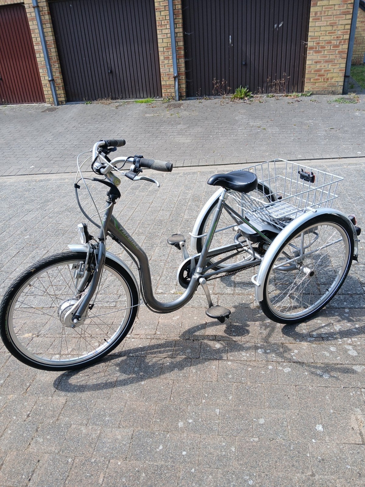 TRICYCLE TRI-BIKE ÉLECTRIQUE EN PARFAIT ÉTAT, Enlèvement