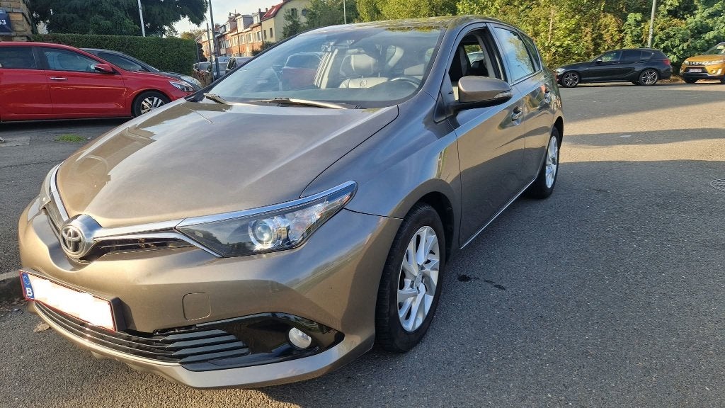 Toyota Auris 2018, Argent ou Gris, Achat, Noir, 5 portes