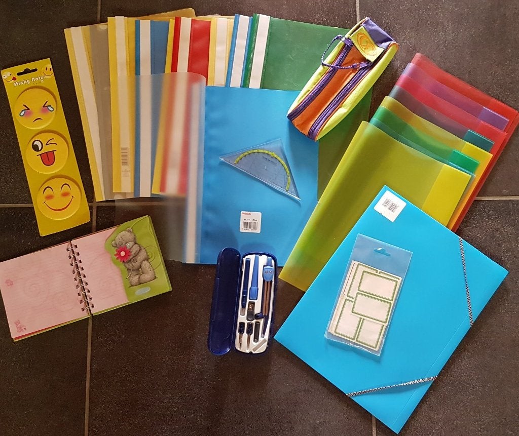 Lot fournitures scolaires école farde compas équerre sticker, Enlèvement ou Envoi, Comme neuf
