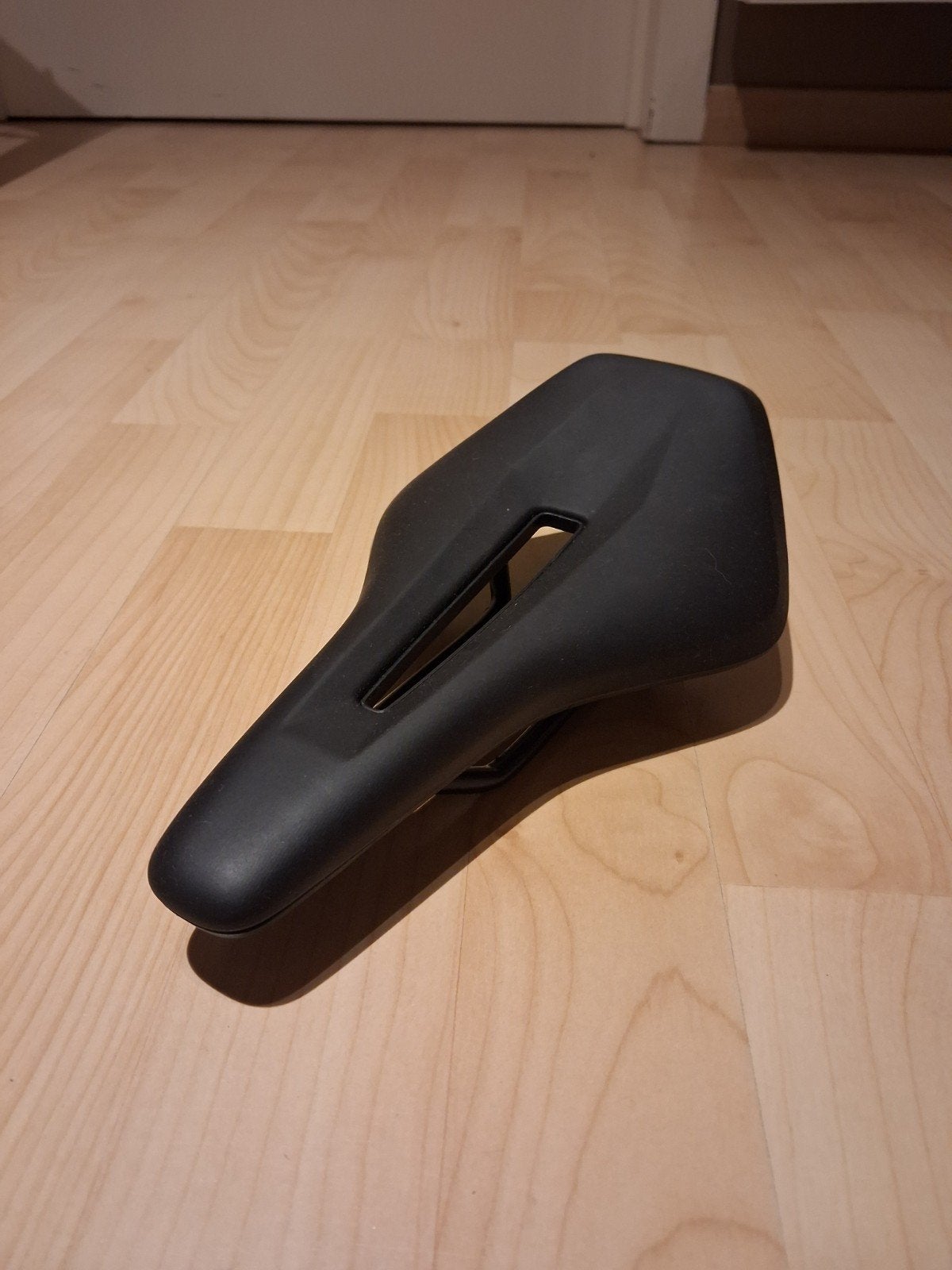 Racefiets Zadel (145mm), Vélos & Vélomoteurs, Enlèvement ou Envoi, Decathlon, Racefiets, Selle