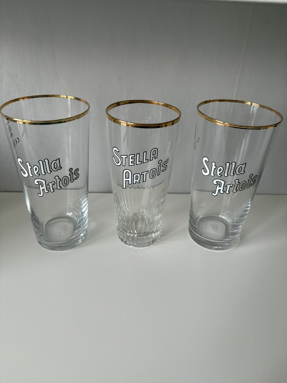3 oude STELLA ARTOIS-glazen (waarvan 2 geëmailleerd), Verzamelen, Ophalen of Verzenden, Zo goed als nieuw