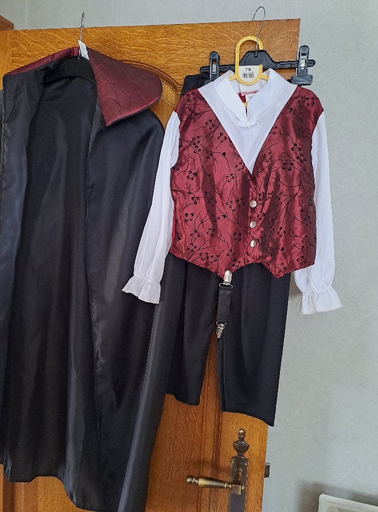 costume de vampire 3 pièces 6-7 ans, Enlèvement ou Envoi, Comme neuf, 122 à 128, Garçon