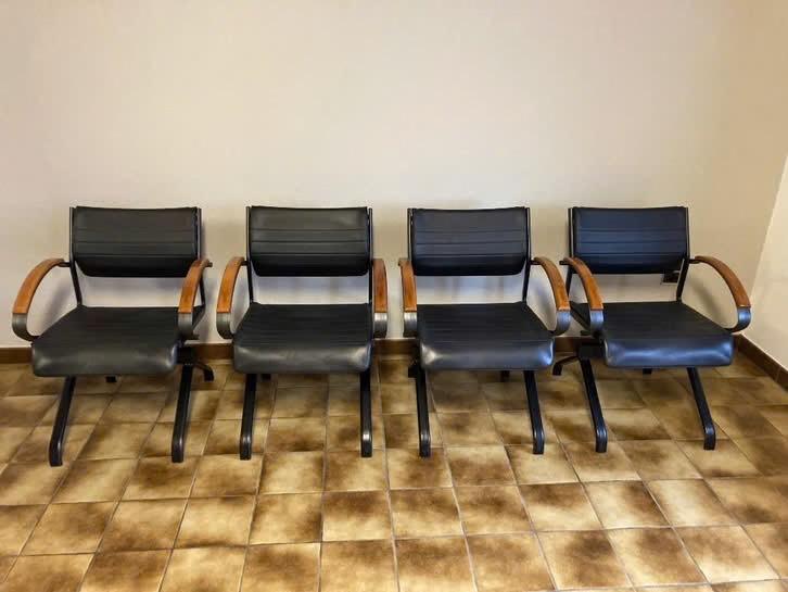 Set van 4 stoelen in skai en metaal, Huis en Inrichting, Stoelen, Ophalen, Gebruikt, Zwart, Vier