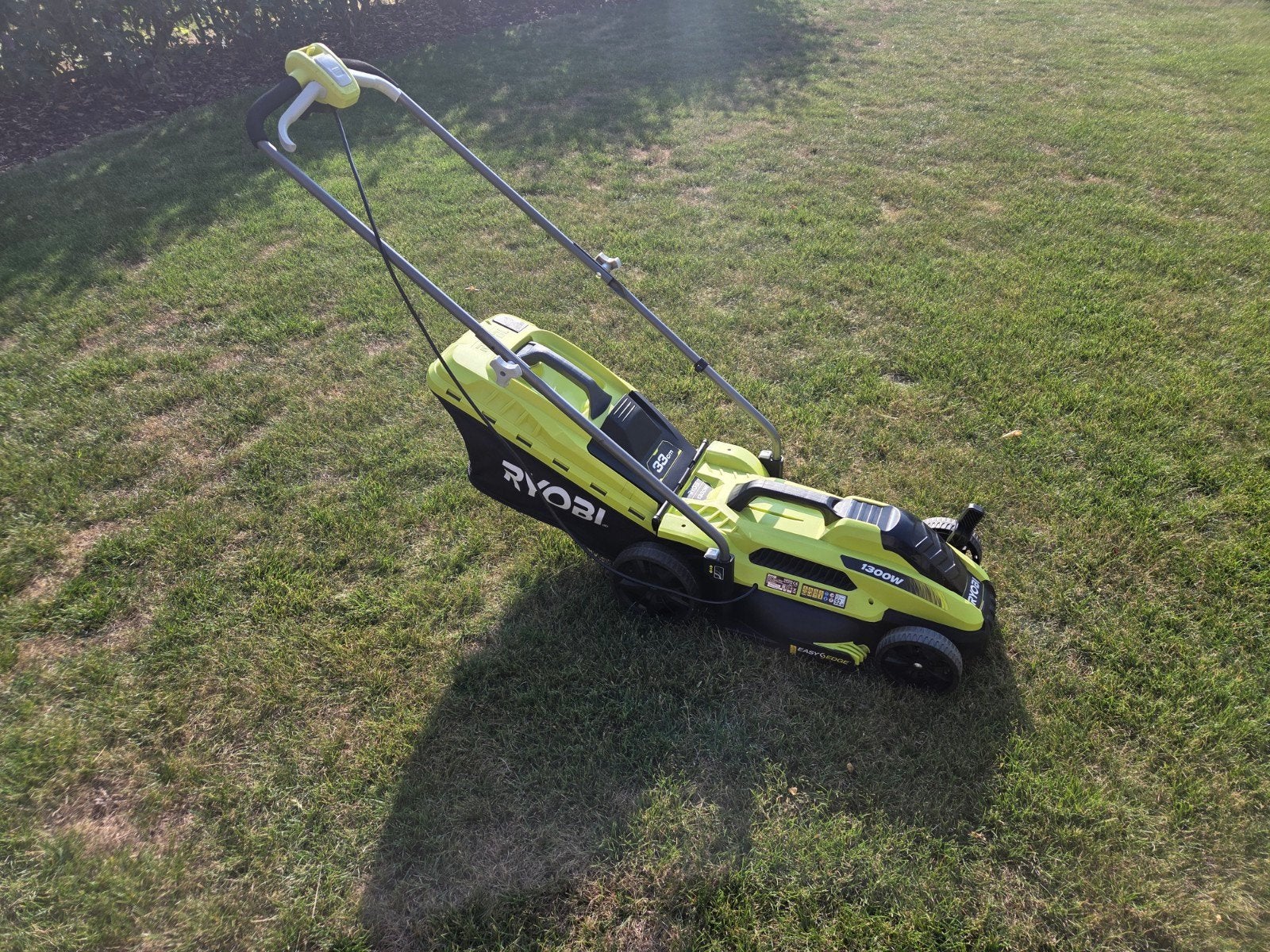Elektrische grasmaaier 33cm, Tuin en Terras, Grasmaaiers, Ophalen, 30 t/m 39 cm, Elektrische grasmaaier, Opvangbak