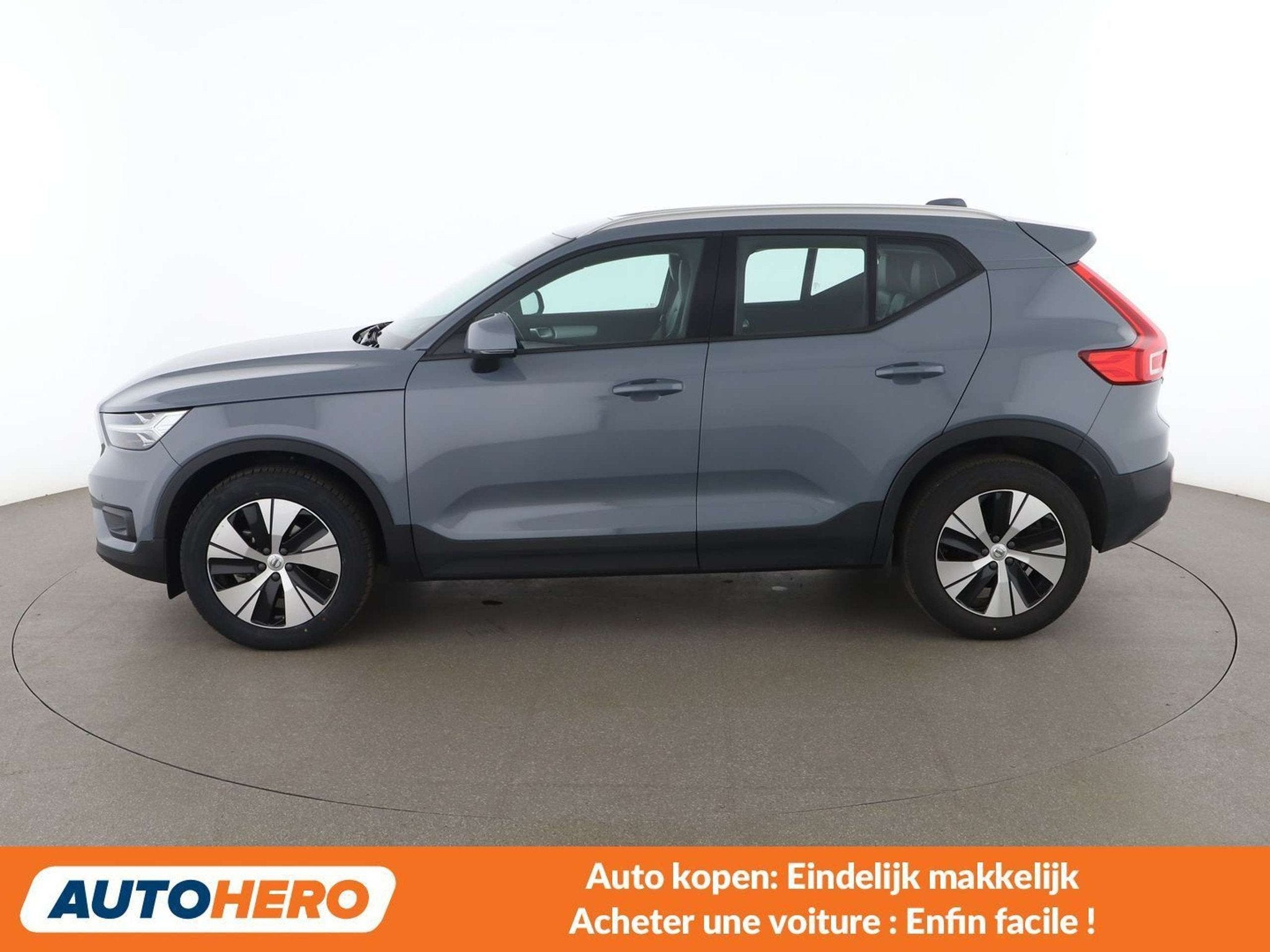 Volvo XC40 2.0 D3 Momentum Pro 2WD, Autos, Cuir, Argent ou Gris, Achat, Noir
