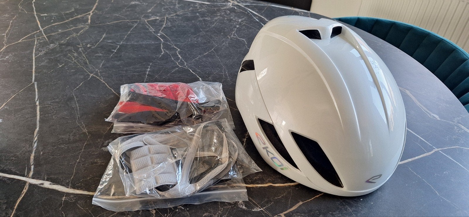 Casque aero Ekoi taille L, Vélos & Vélomoteurs, Accessoires vélo | Casques de vélo, Neuf, Ekoi, Enlèvement, L