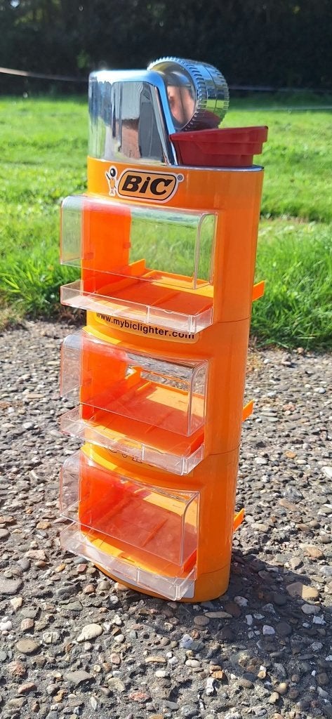Bic shopdisplay, toonbankdisplay voor aanstekers, als nieuw!, Enlèvement ou Envoi, Comme neuf, Ustensile