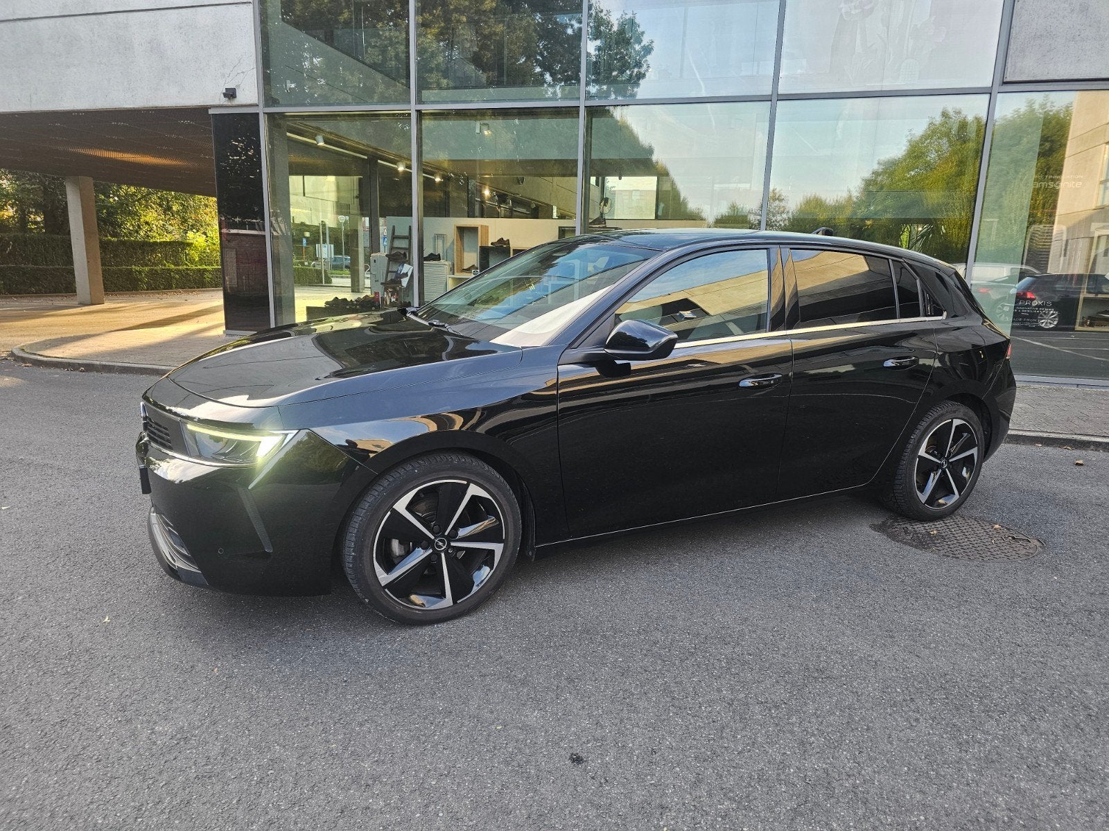 Opel Astra turbo elegance automaat, Dealer onderhouden, Euro 6, 1199 cc, Zwart