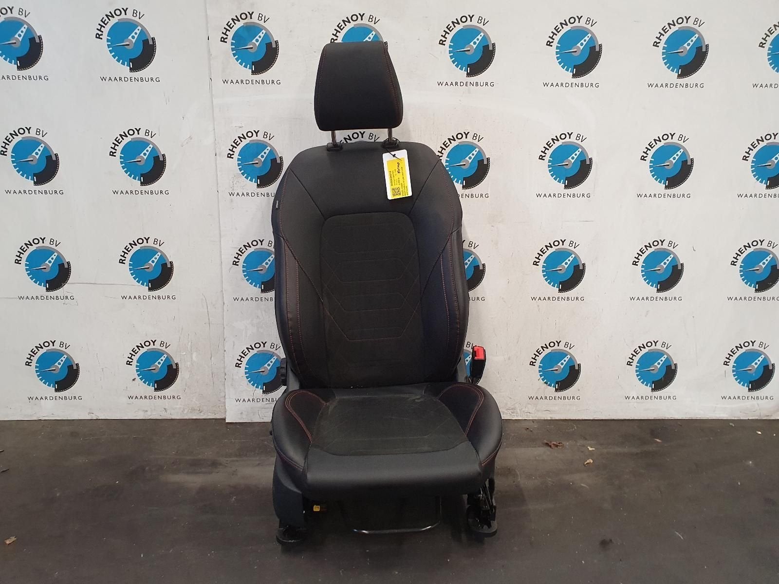 Ford Fiesta rechter sportstoel half leder vanaf 2017   ideaa, Auto-onderdelen, Interieur en Bekleding, Gebruikt, -, -, Ophalen of Verzenden