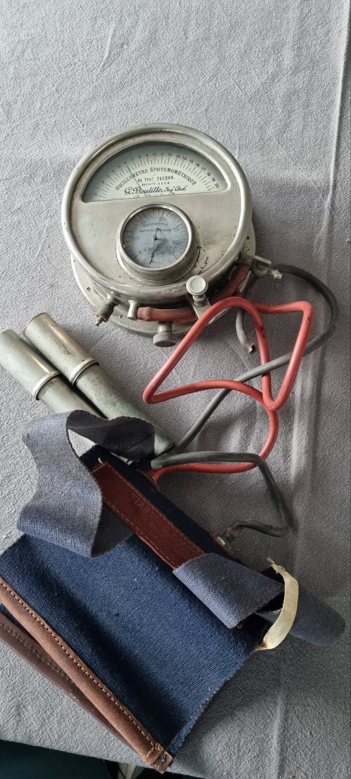 Antiek medische apparatuur bloeddrukmeter, Ophalen