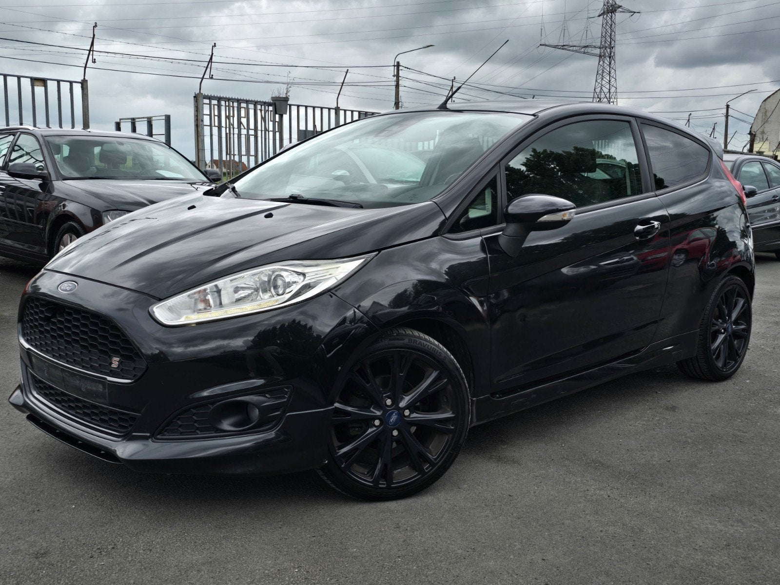 FORD FIESTA 1600CC DIESEL 04/2013 210000KM MET AIRCO GPS, Auto's, Ford, Voorwielaandrijving, Stof, 4 cilinders, Zwart