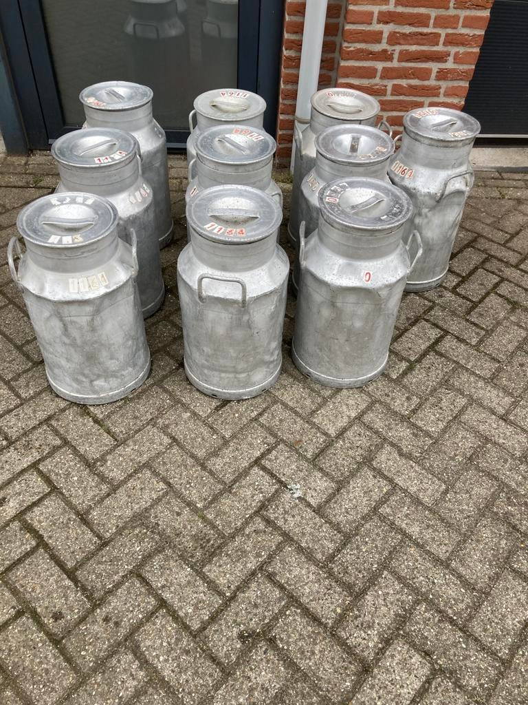 Mooie oude aluminium melkkannen,melkbussen, 30 euro per stuk, Ophalen, Gebruikt