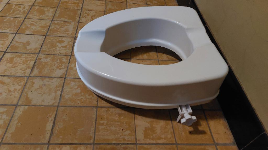 toiletverhoger, Diversen, Ophalen, Zo goed als nieuw