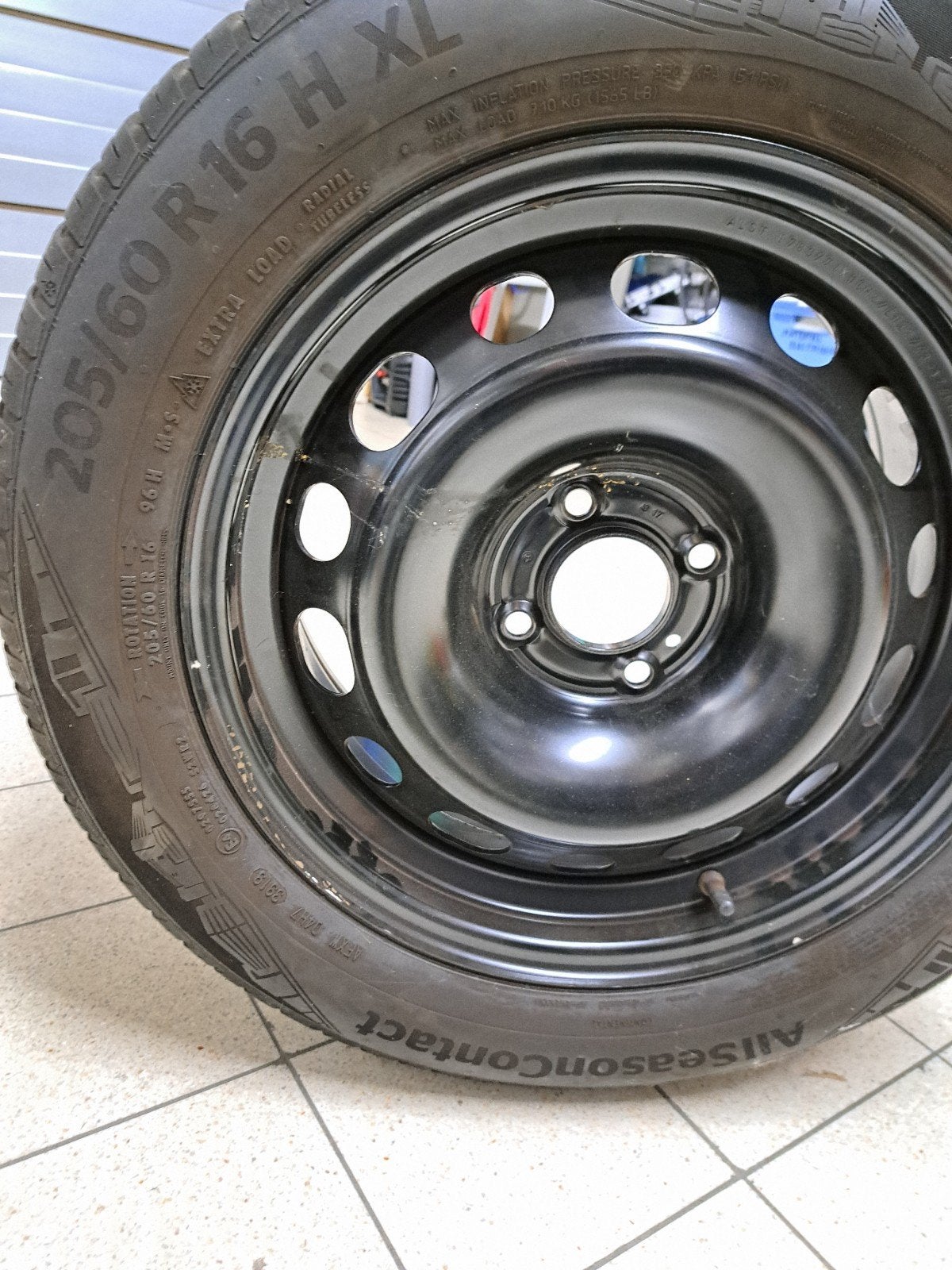 Roue de Secours (Citroen , Peugeot ...), Enlèvement, Neuf