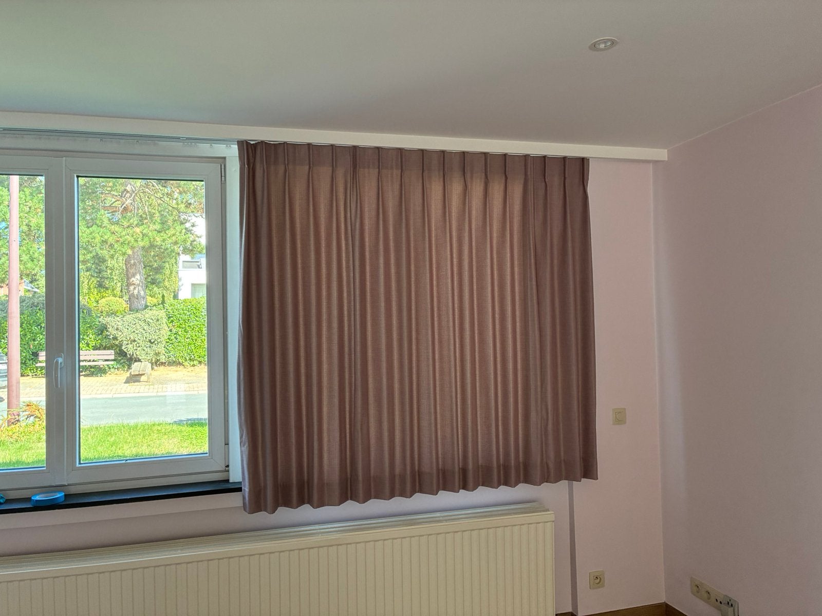 Gordijnen, Huis en Inrichting, Ophalen, Zo goed als nieuw, Roze, Verduisterend