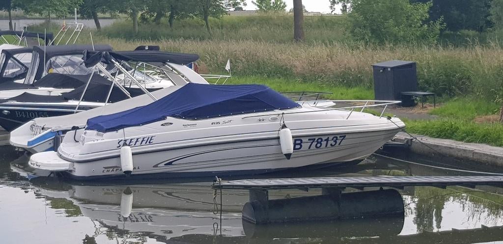 chaparral 2135 sport met cabine, Watersport en Boten, Ophalen, Gebruikt, Binnenboordmotor, 6 meter of meer