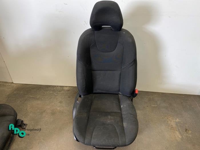 Stoel rechts van een Volvo V40 (V40 12-), Gebruikt, -, -, Ophalen of Verzenden