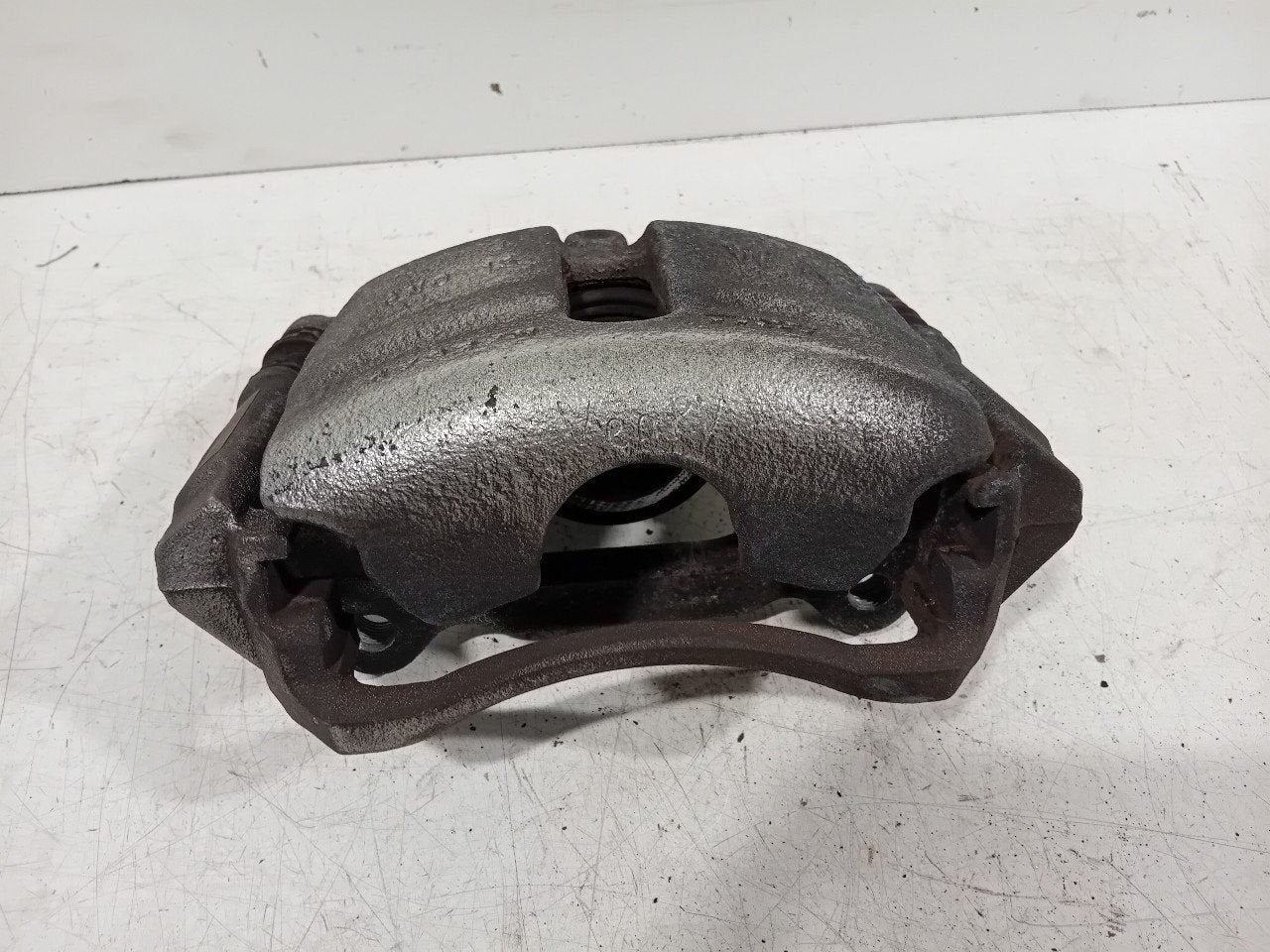 Remklauw rechts voor Volkswagen Caddy, Onderdelen@venauto.nl, Van der Ven Autorecycling B.V., Gebruikt, Ettenseweg 76, 4706 PB Roosendaal, The Netherlands