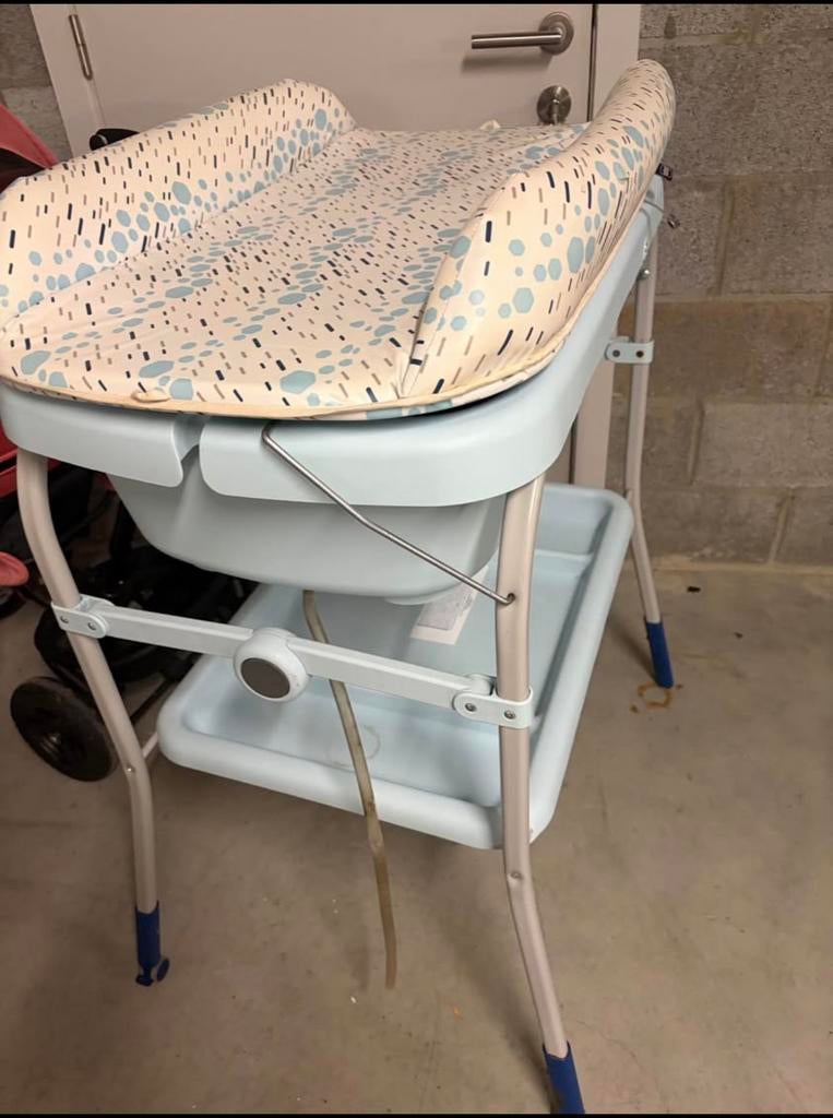 Babybadje met steun + aankleedkussen, Kinderen en Baby's, Badjes en Verzorging, Zo goed als nieuw, Badje, Ophalen