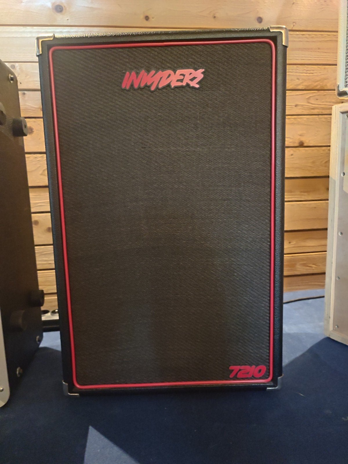 Invaders Amplification 7210 2x10 cab, Muziek en Instrumenten, Versterkers | Bas en Gitaar, Ophalen