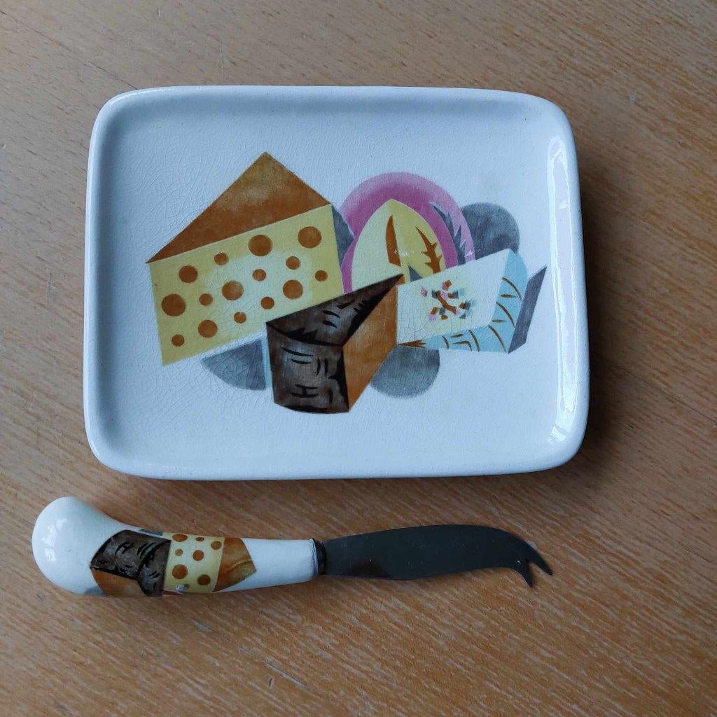 petite assiette à fromage et son couteau, Enlèvement