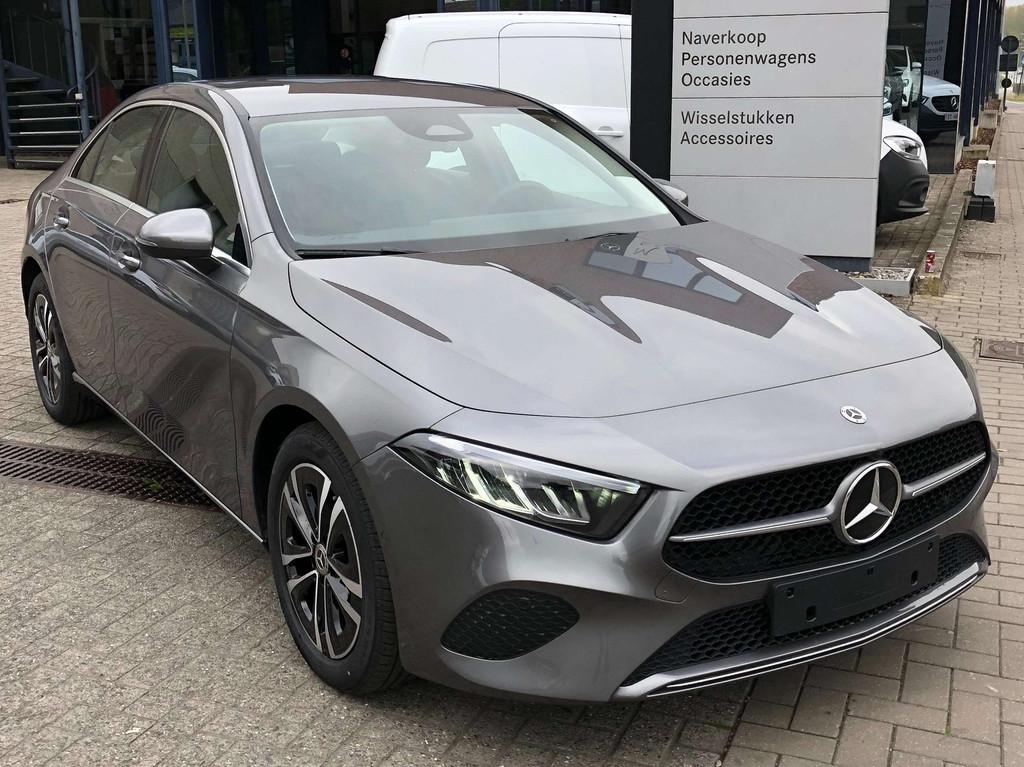 Mercedes-Benz A-Klasse 180 Sedan | Winter Pack | Achteruitri, Auto's, 4 deurs, Parkeersensor, Gebruikt, Zwart