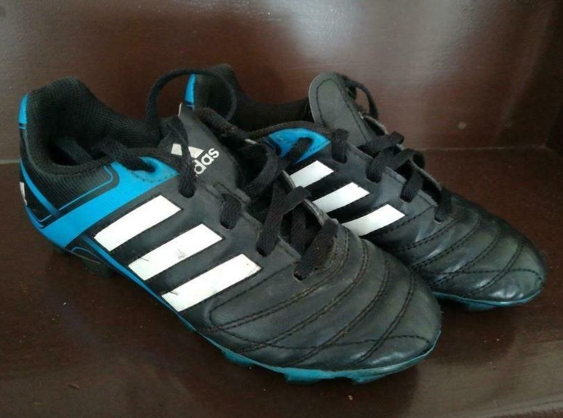 Voetbalschoenen adidas, maat 32, Ophalen, Gebruikt