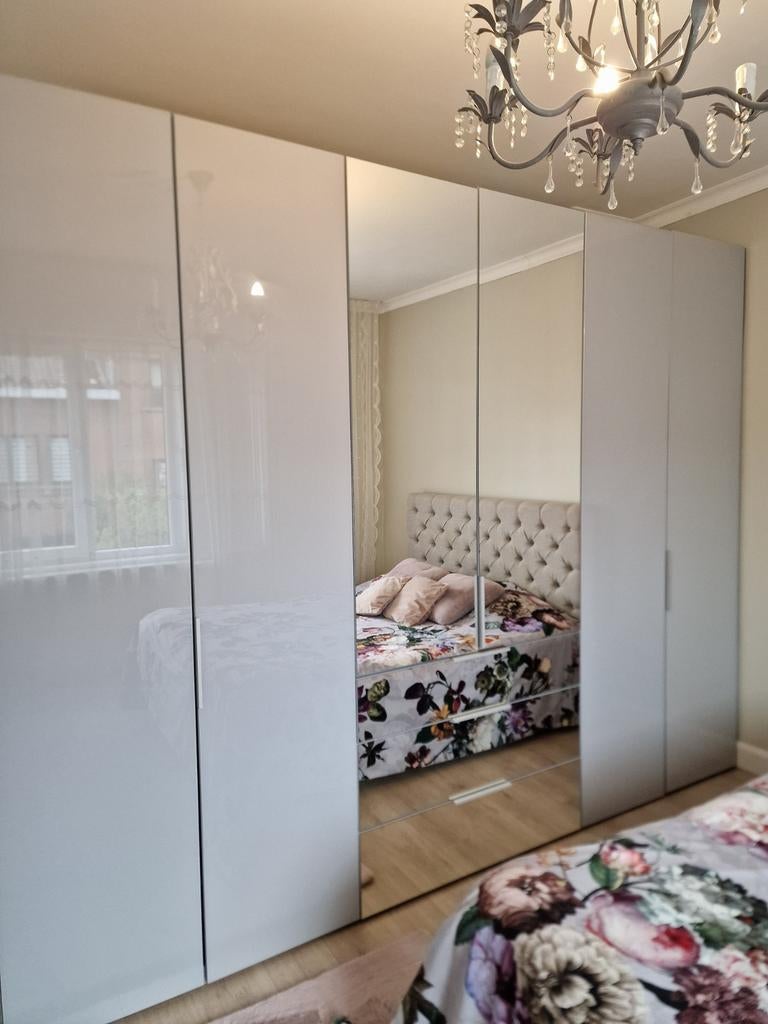 Belot garderobe 3m, commode et 2 tables de nuit, Enlèvement