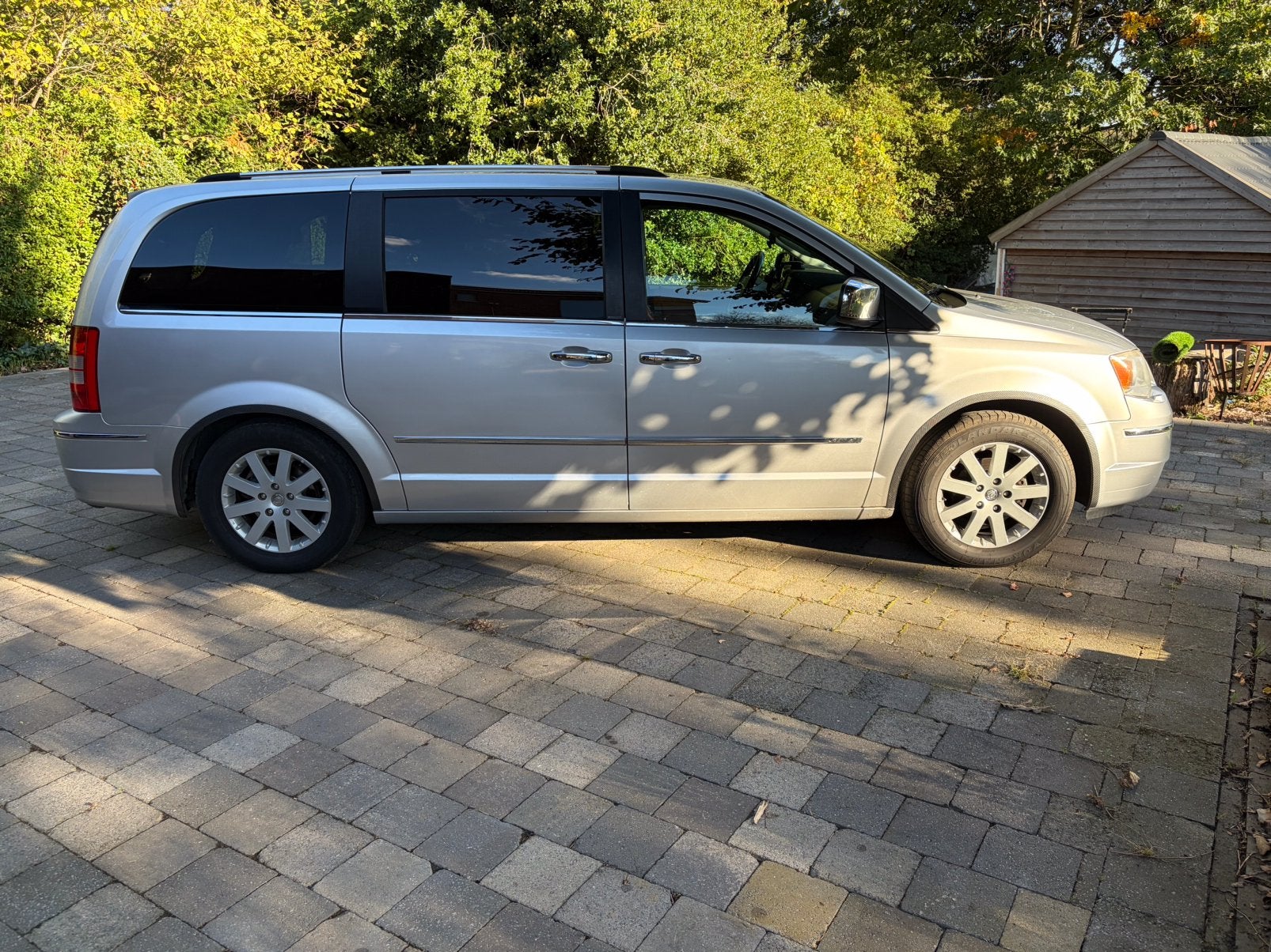 Chrysler GrandVoyager 2.8 CRD van 2009. lichte vracht, Autos, Argent ou Gris, Achat, Carnet d'entretien, Diesel