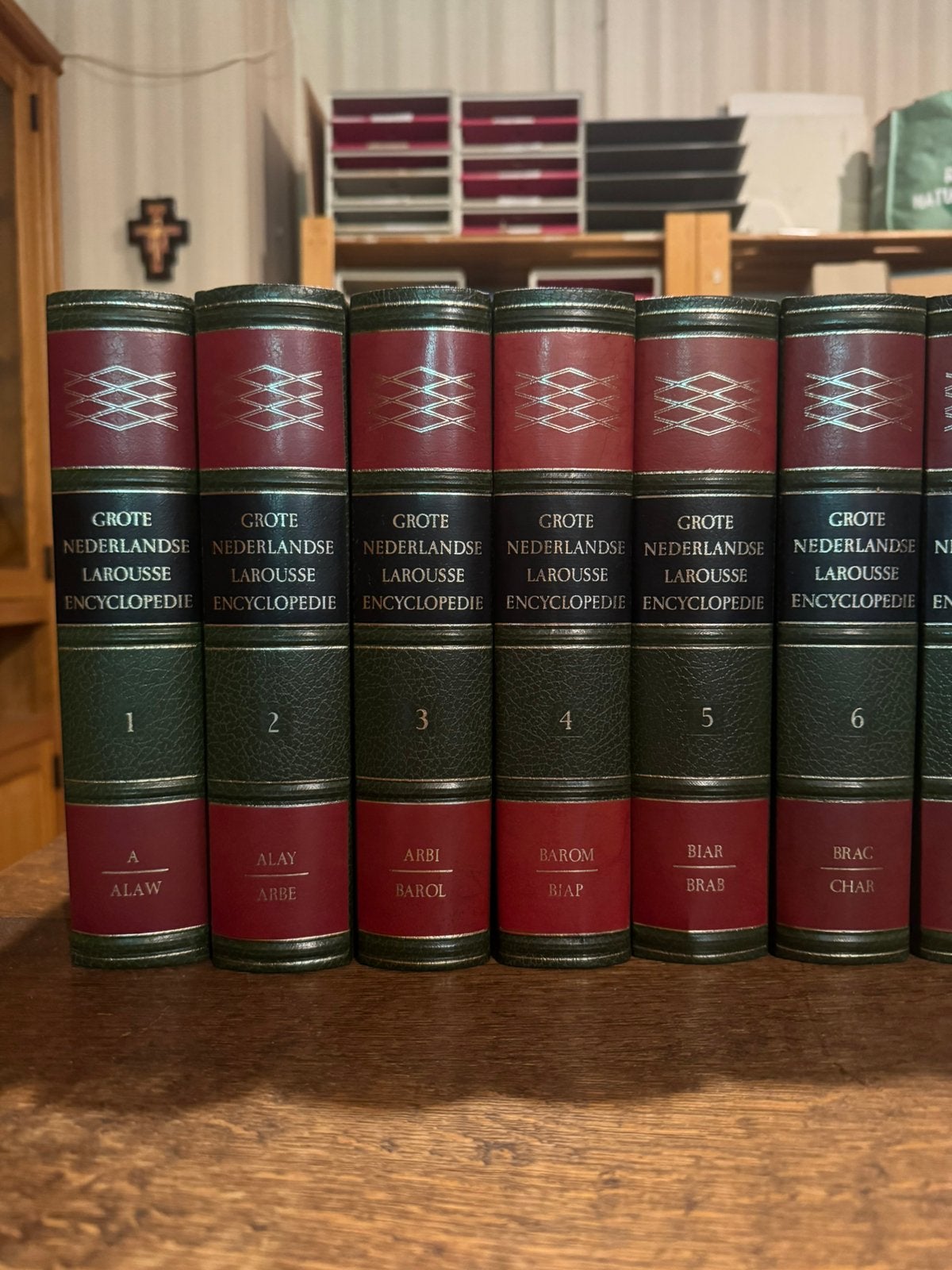 Larousse encyclopedie 25 delig, Boeken, Ophalen, Zo goed als nieuw