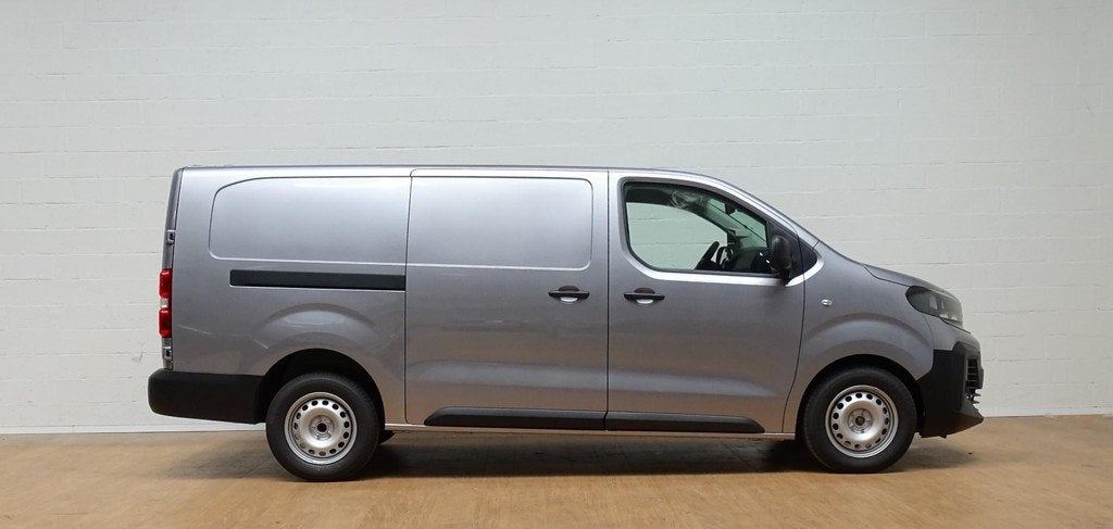 Opel Vivaro 2.2 Turbo D 180 S/S AT8 L3H1, Auto's, Stof, Zwart, 4 cilinders, 190 g/km