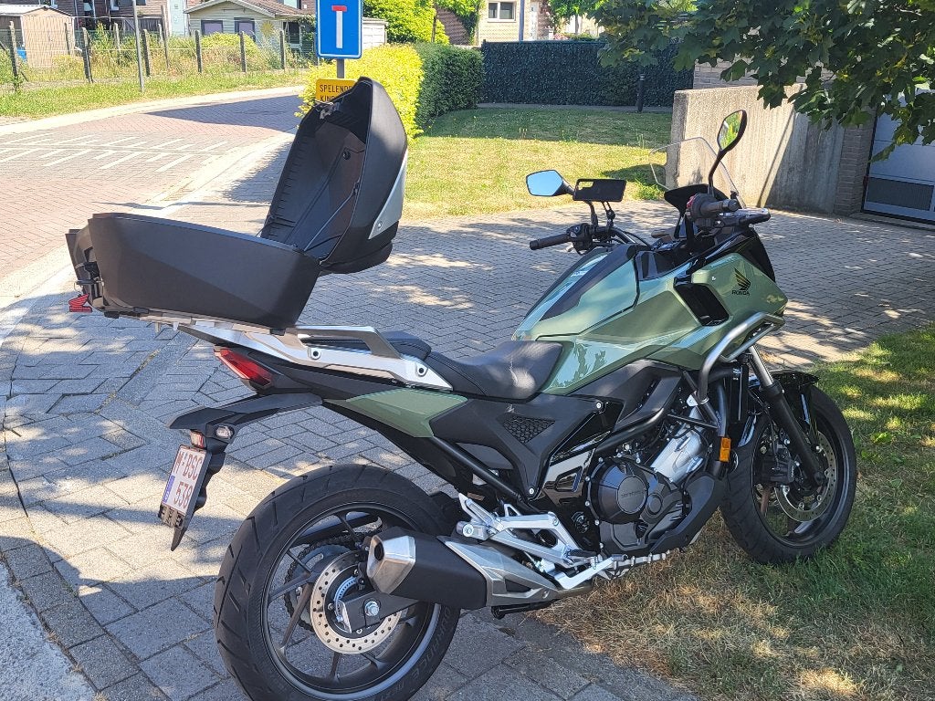 Honda NC 750 X Kaki groen 9/2025, Motoren, 2 cilinders, 745 cc, Motorrijbewijs A, Particulier