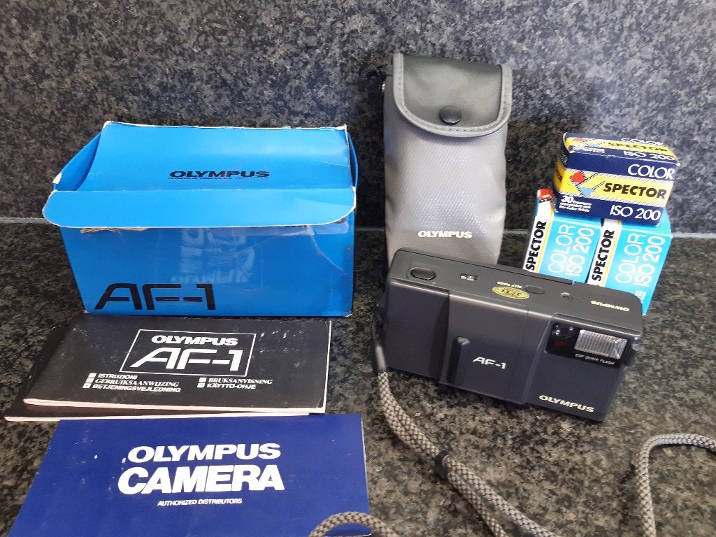 fototoestel Olympus AF-1 met hoes en filmrolletjes, TV, Hi-fi & Vidéo, Appareils photo analogiques, Enlèvement, Olympus