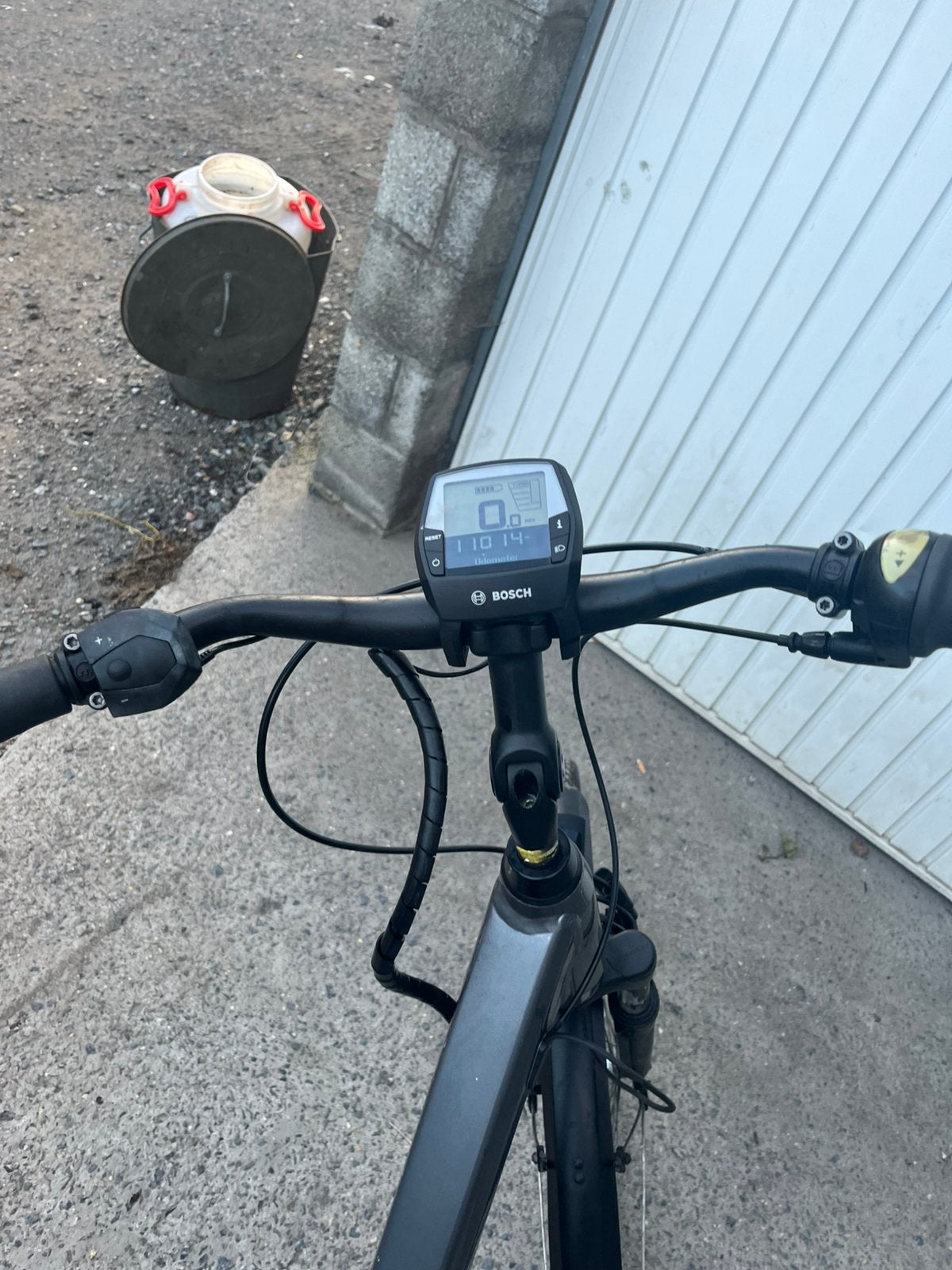 Tip top elektrische fiets, Ophalen, Zo goed als nieuw, 30 tot 50 km per accu