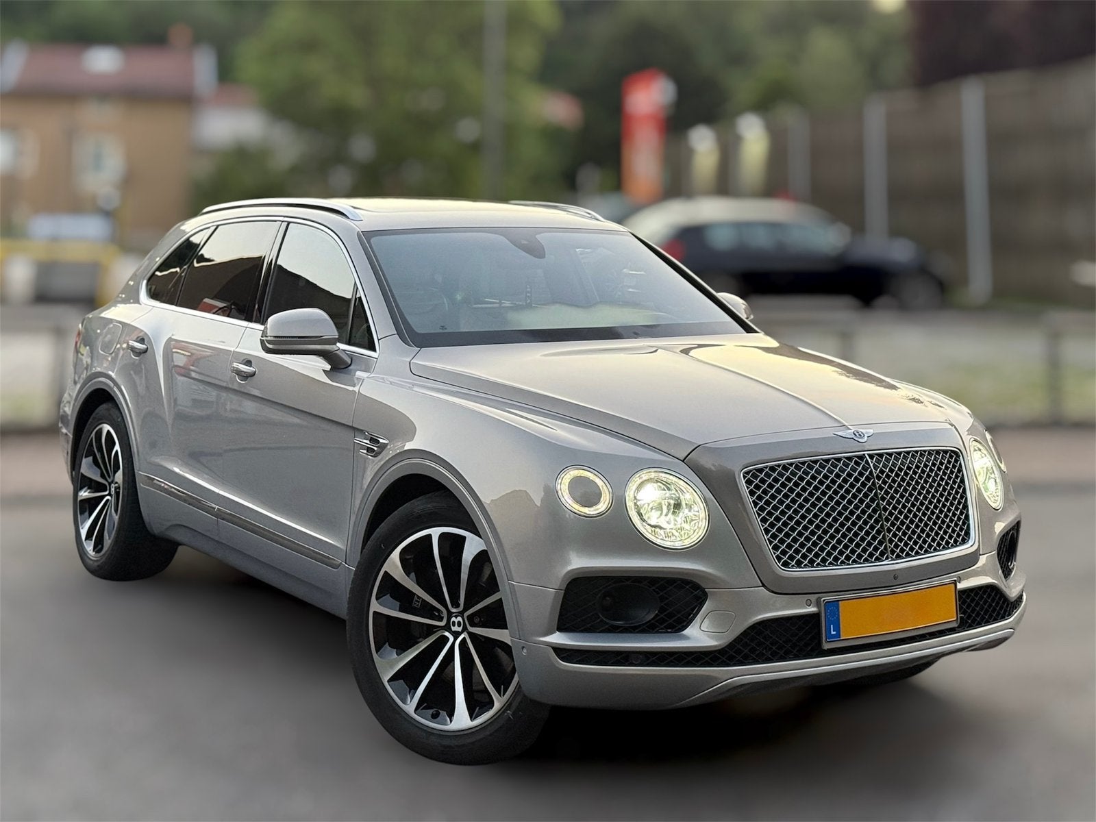 BENTLEY BENTAYGA 6.0 W12 608CH FULL OPTIONS, Autos, Cuir, Achat, Entretenue par le concessionnaire, 5950 cm³