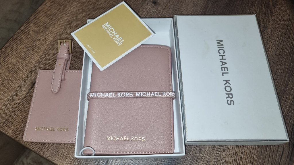 Michael kors paspoort houder& tag nieuw origineel, Ophalen of Verzenden, Nieuw, Overige merken