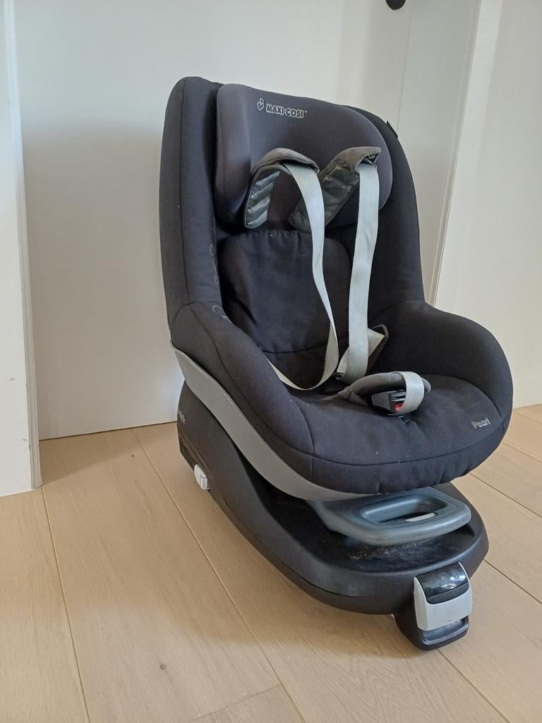 Maxi cosy familyfix met Maxi-Cosi Pearl. In zeer goed staat., Ophalen