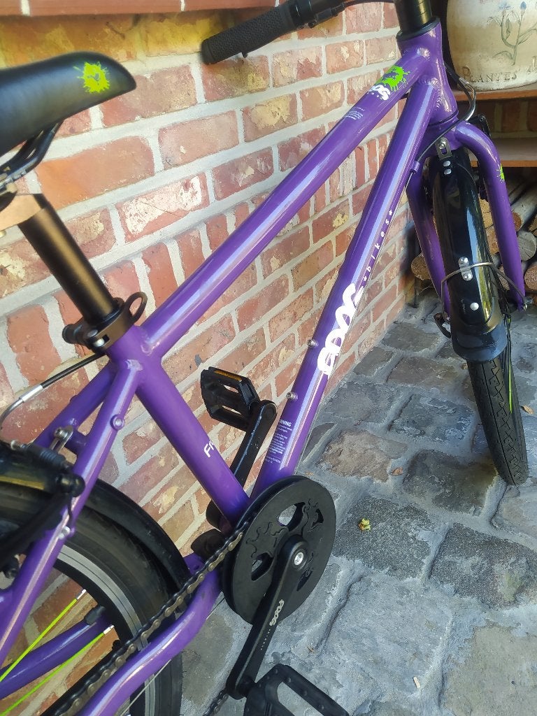 Vélo Frog 24 pouces, Vélos & Vélomoteurs, Vitesses, Comme neuf, Enlèvement, Frein sur jante