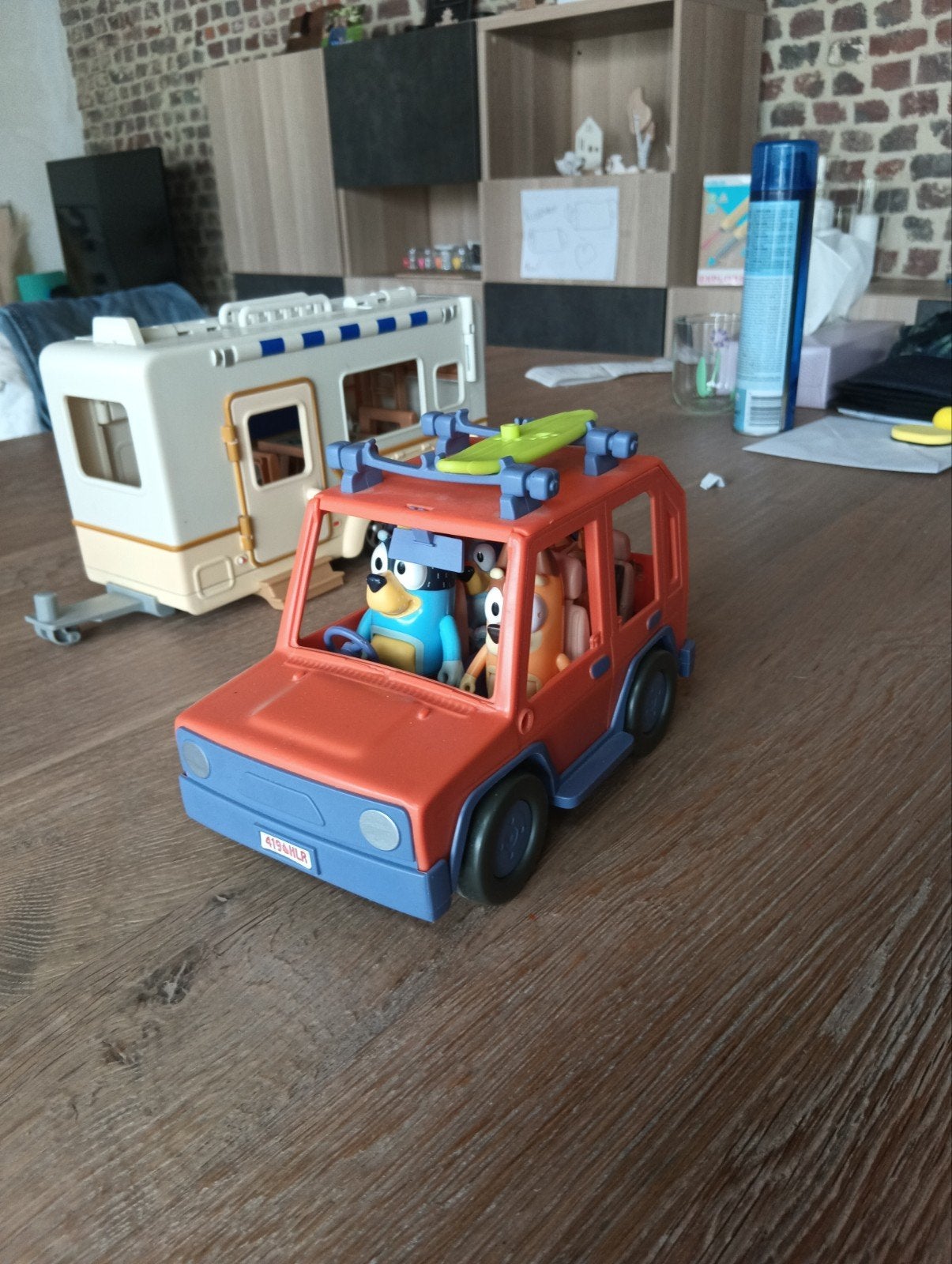 Bluey auto met camper / caravan en 4 poppetjes, Kinderen en Baby's, Speelgoed | Playmobil, Ophalen
