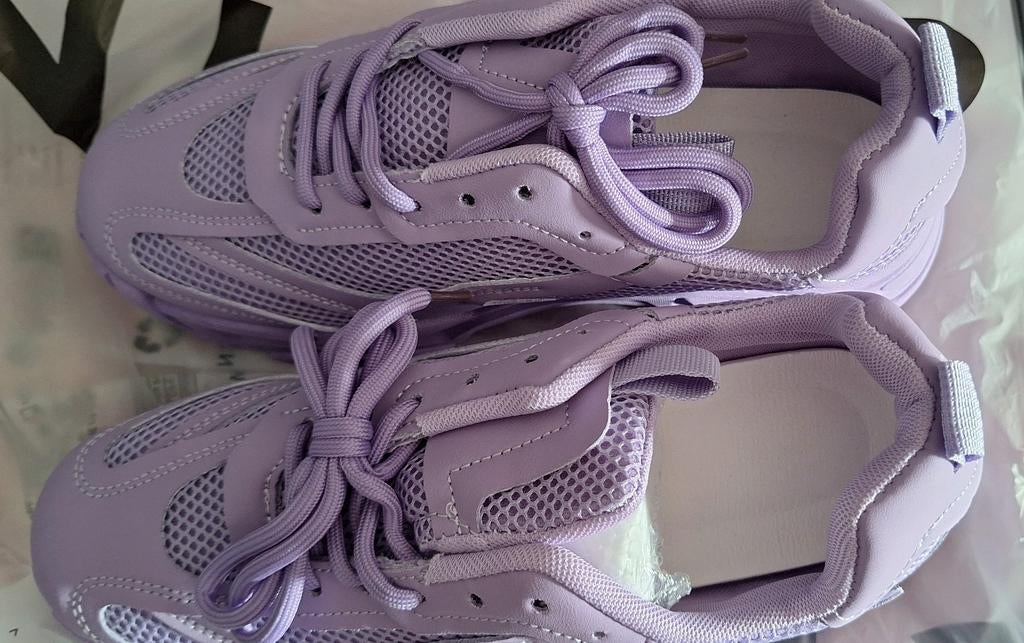 Chaussures mauve , tout neuf, Vêtements | Femmes, Chaussures, Neuf, 208w39NYC, Autres couleurs, Chaussures de sports