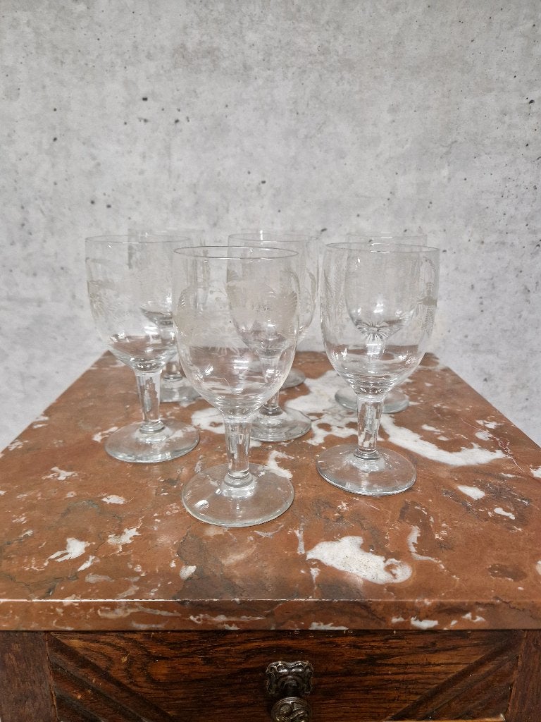 Verres à vin anciens, Enlèvement