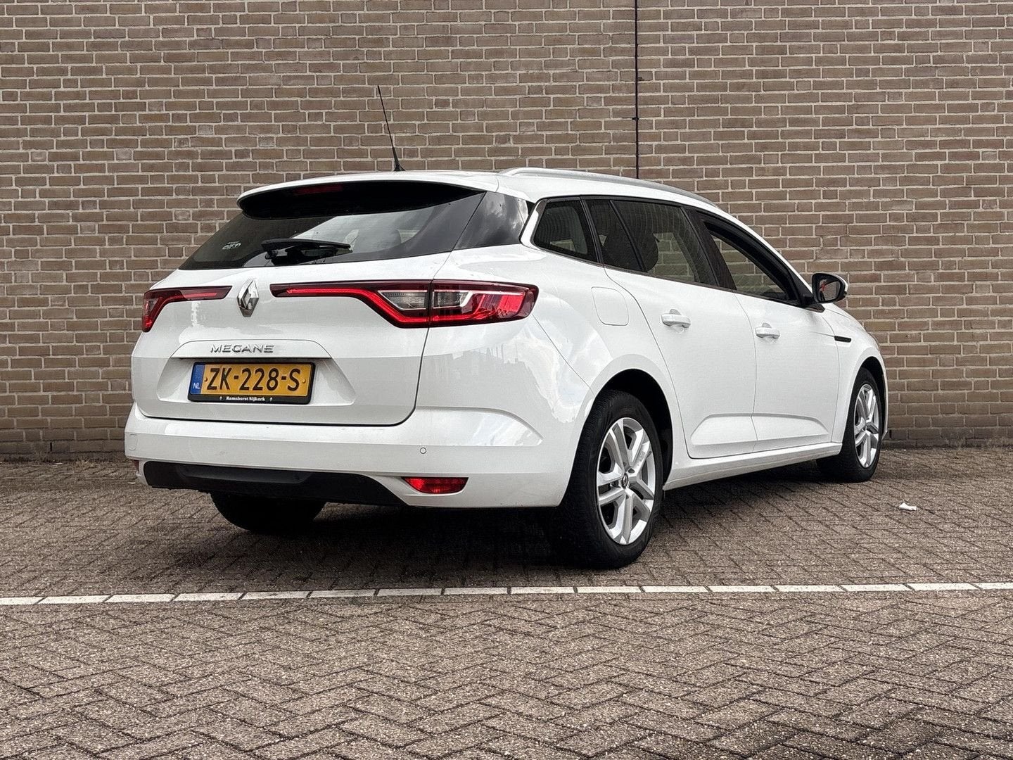 Renault Megane Estate 1.3 TCe Zen | € 4.900 NETTO! | Climate, Auto's, Renault, Wit, Bedrijf, Parkeersensor, 123 g/km